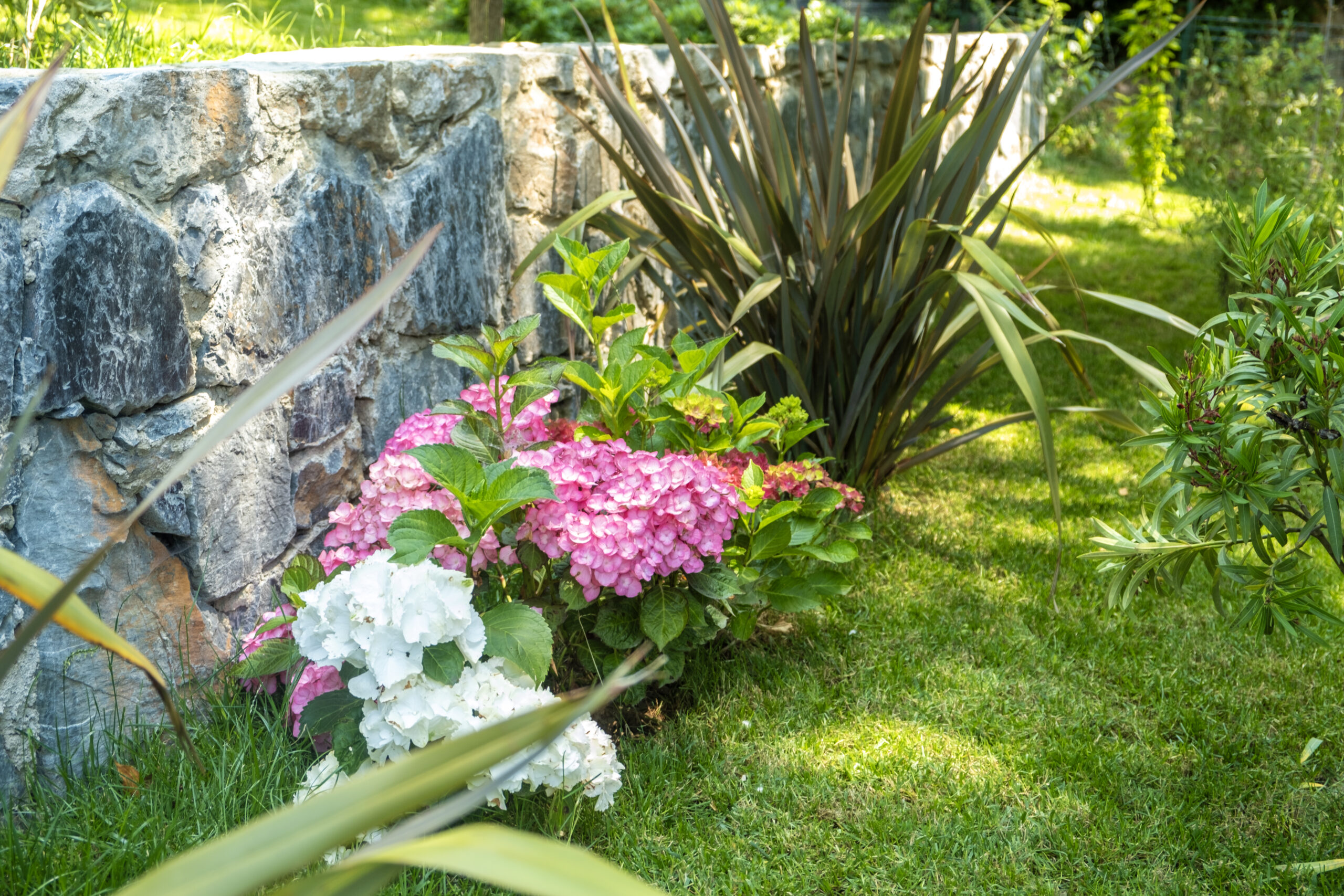 Tarabya Boğaz Manzaralı Villa Peyzajı